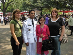 Herausgeputzte Indonesier Guckt: So sehen herausgeputzte Indonesier aus